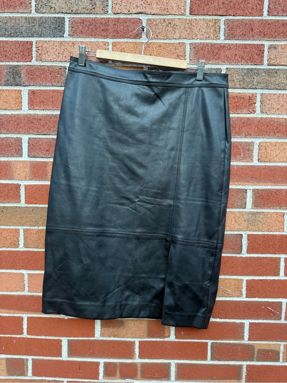Ann Taylor Faux Leather Pencil Skirt Black Size 10 Midi Knee Length Slit